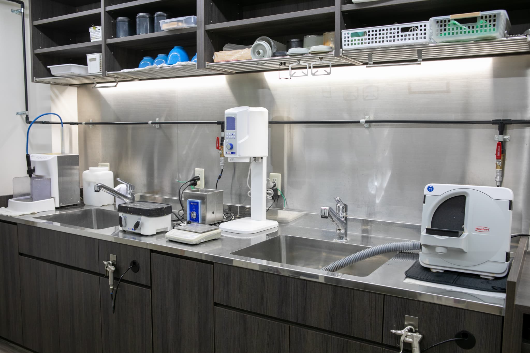 歯の模型の接着具合の確認